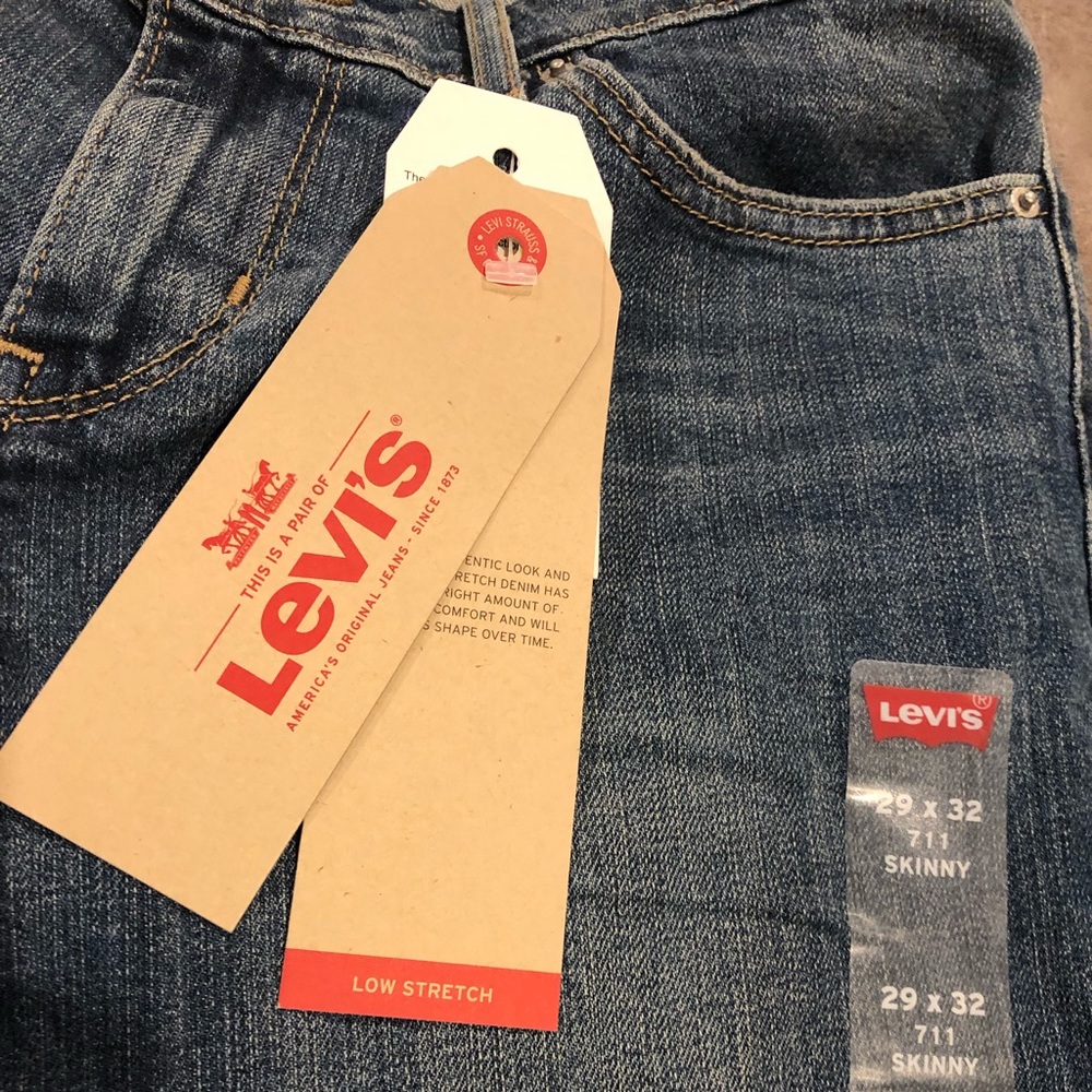 Women’s Levi’s Skinny 711 - size 29x32